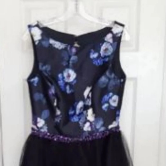 SOLD  Blue floral Mon Cheri dress size 14 - Picture 3 of 9